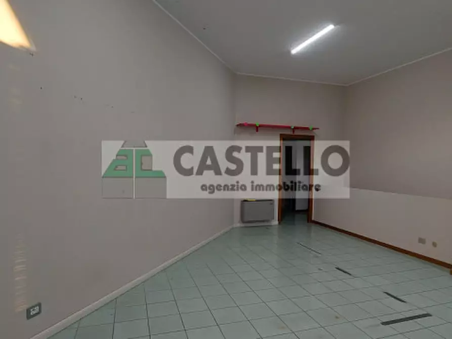 Immagine 1 di Negozio in affitto  in roma 145 a Vigodarzere