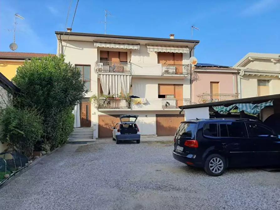 Immagine 9 di Appartamento in vendita  a Valeggio Sul Mincio