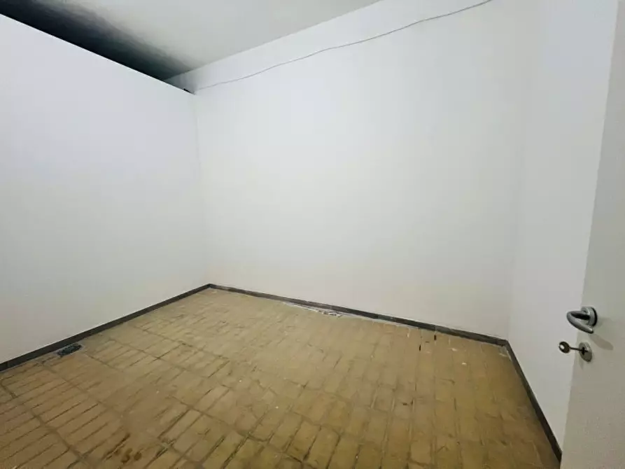 Immagine 3 di Magazzino in vendita  in Via della Libertà a Pizzo