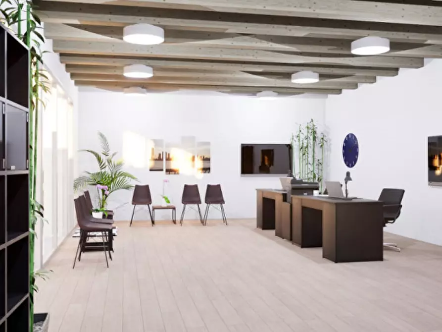 Immagine 1 di Palazzo in vendita  in Corso delle Terme a Montegrotto Terme