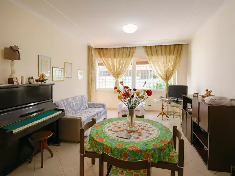 Immagine 4 di Appartamento in vendita  in Via Pietro Adami a Roma