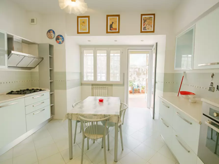 Immagine 6 di Appartamento in vendita  in Via Pietro Adami a Roma