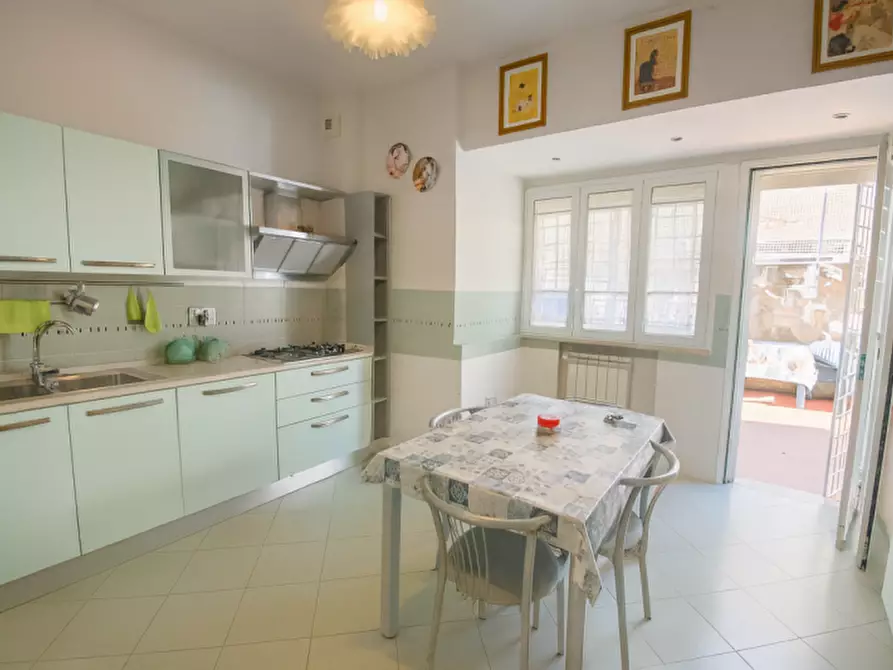 Immagine 8 di Appartamento in vendita  in Via Pietro Adami a Roma