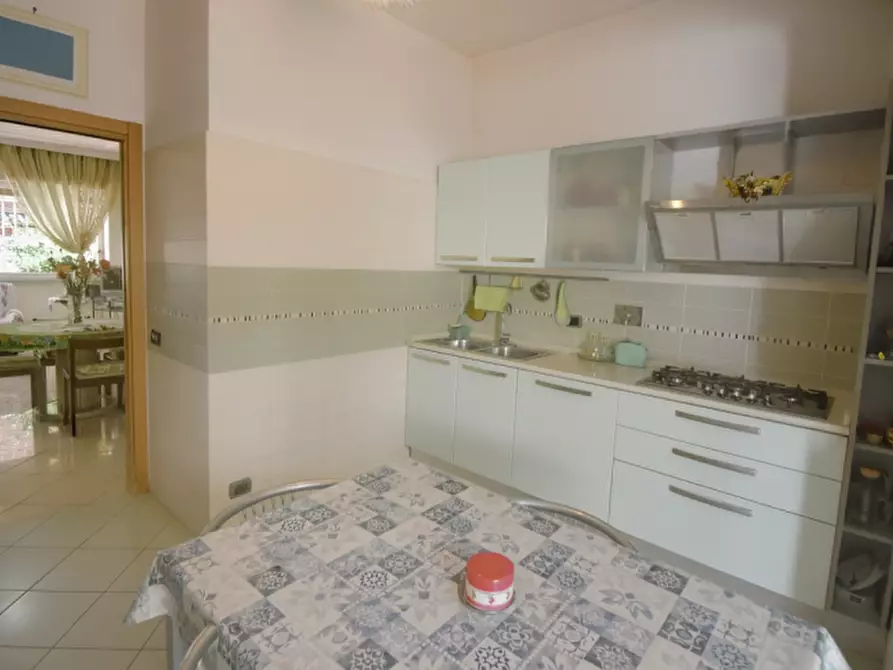 Immagine 11 di Appartamento in vendita  in Via Pietro Adami a Roma