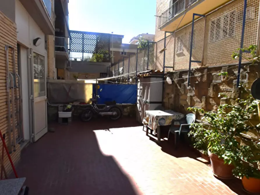 Immagine 22 di Appartamento in vendita  in Via Pietro Adami a Roma