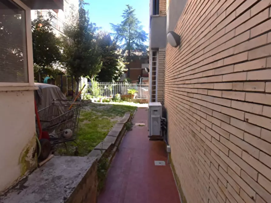 Immagine 22 di Appartamento in vendita  in Via Pietro Adami a Roma