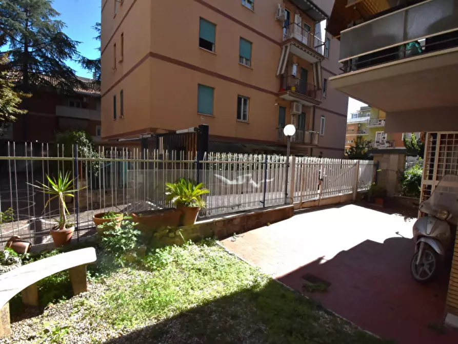 Immagine 25 di Appartamento in vendita  in Via Pietro Adami a Roma