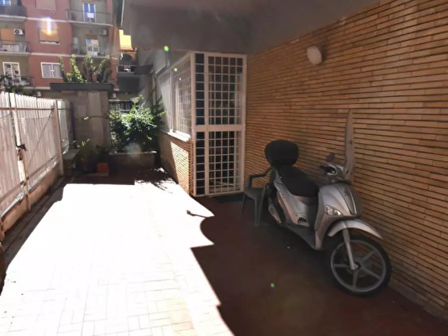 Immagine 26 di Appartamento in vendita  in Via Pietro Adami a Roma