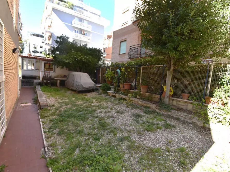 Immagine 28 di Appartamento in vendita  in Via Pietro Adami a Roma