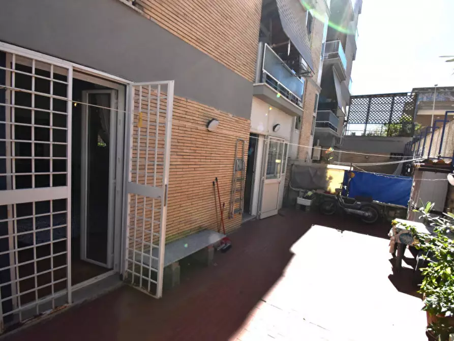 Immagine 29 di Appartamento in vendita  in Via Pietro Adami a Roma