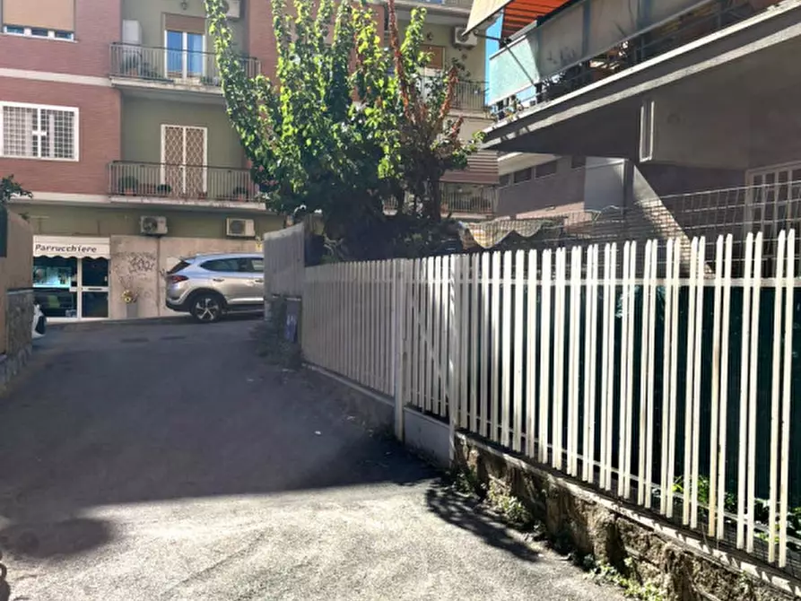 Immagine 41 di Appartamento in vendita  in Via Pietro Adami a Roma