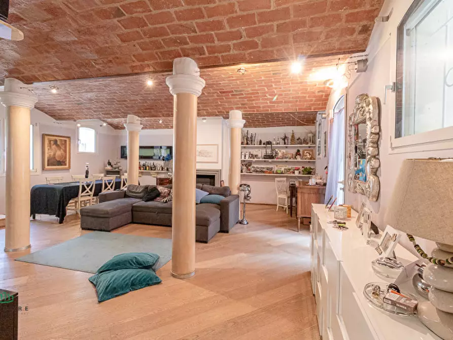 Immagine 3 di Villa in vendita  in via degli spicchi 14 a San Lazzaro Di Savena