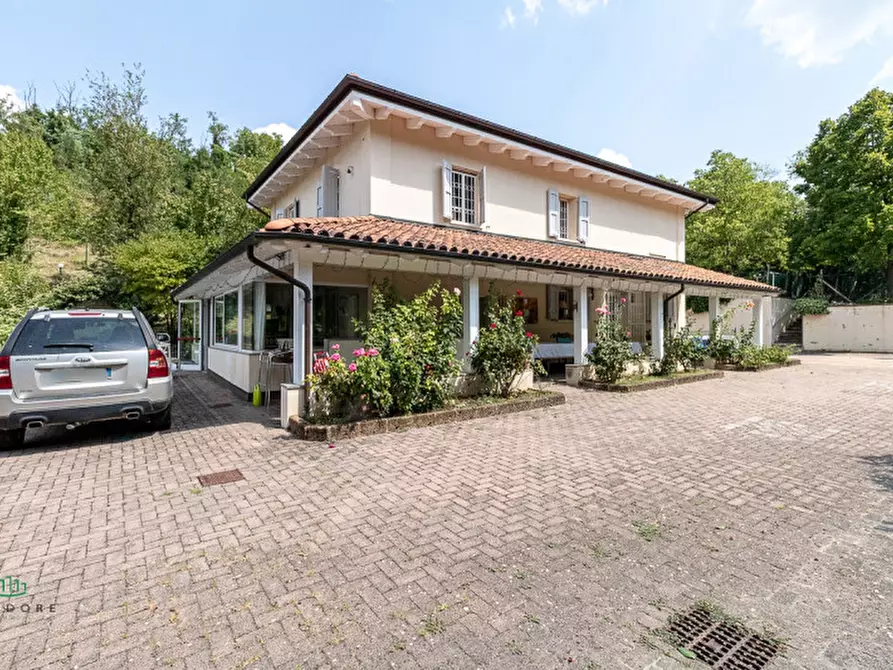 Immagine 3 di Villa in vendita  in via degli spicchi 14 a San Lazzaro Di Savena