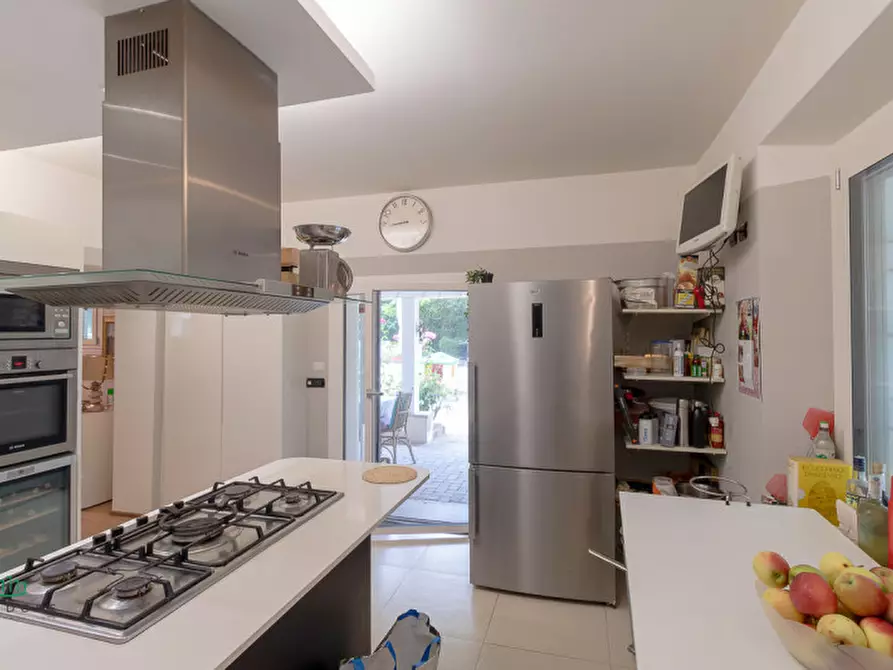 Immagine 12 di Villa in vendita  in via degli spicchi 14 a San Lazzaro Di Savena