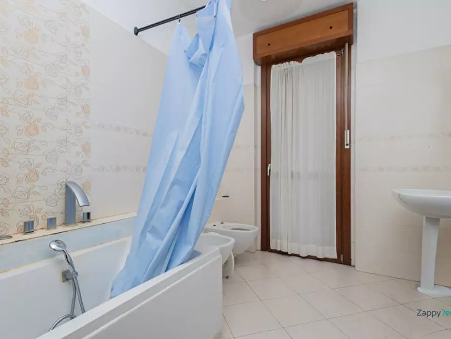 Immagine 6 di Camera in affitto  in Via Jan Palach a Milano