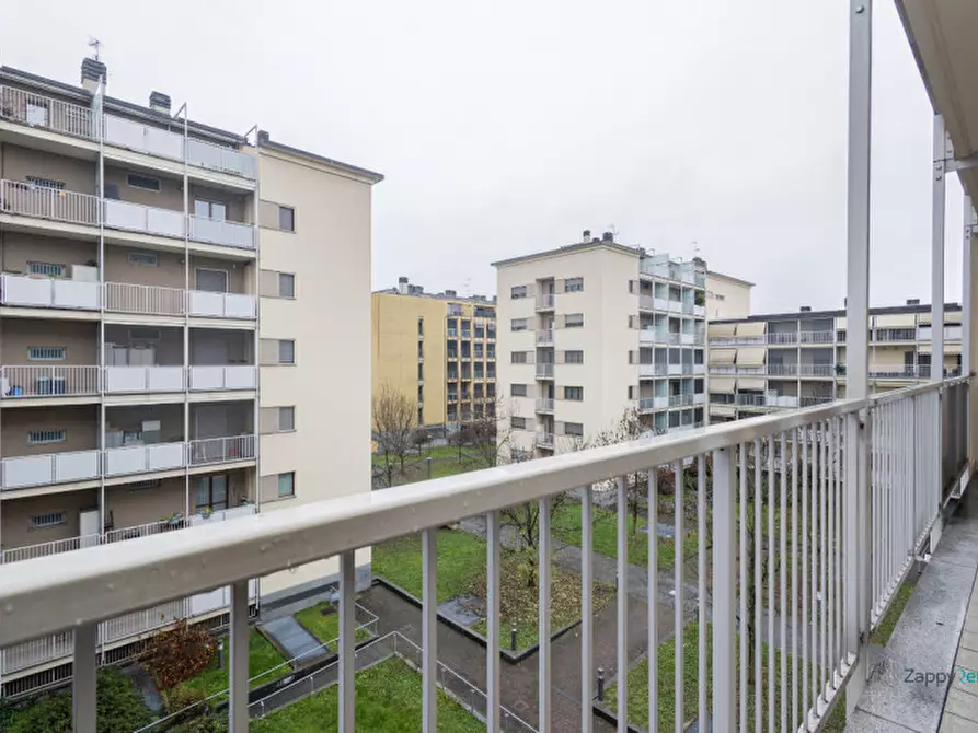 Immagine 10 di Camera in affitto  in Via Jan Palach a Milano