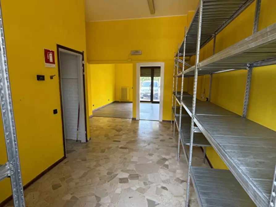 Immagine 5 di Negozio in vendita  in Via San Domenico Savio 15 a Rho