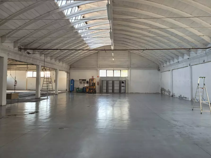 Immagine 5 di Capannone industriale in affitto  a Sassuolo