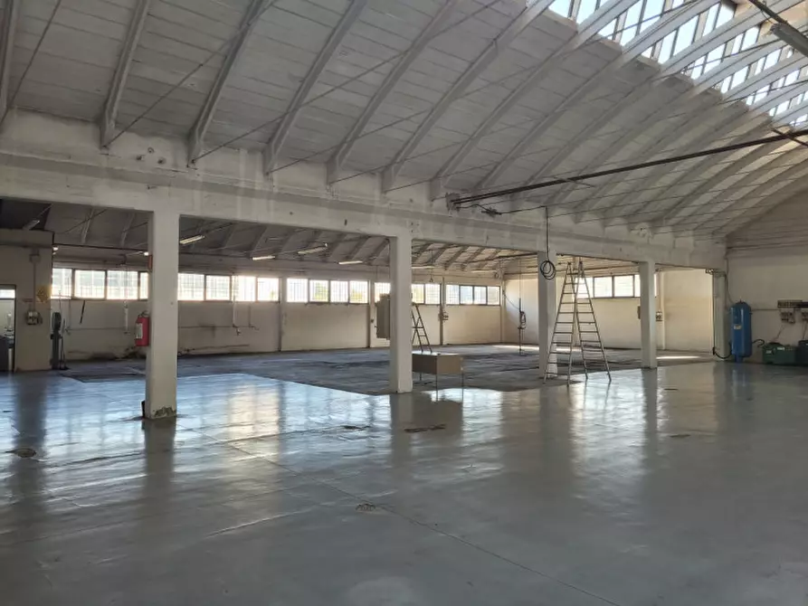 Immagine 6 di Capannone industriale in affitto  a Sassuolo