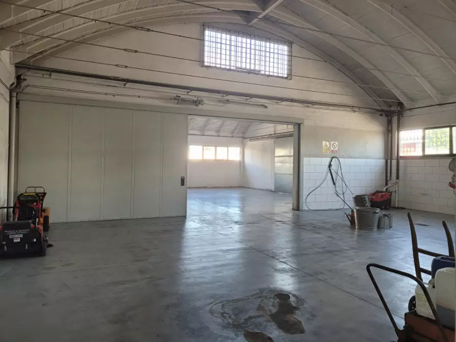 Immagine 8 di Capannone industriale in affitto  a Sassuolo