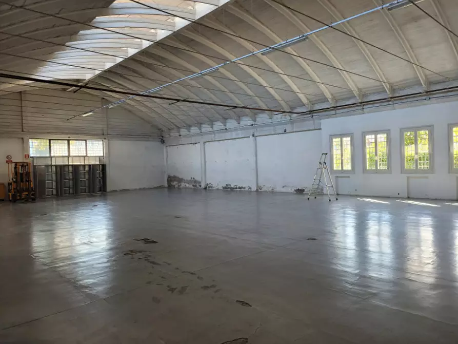 Immagine 10 di Capannone industriale in affitto  a Sassuolo