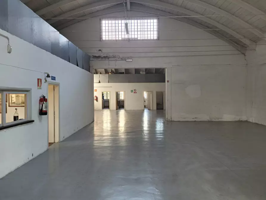 Immagine 11 di Capannone industriale in affitto  a Sassuolo