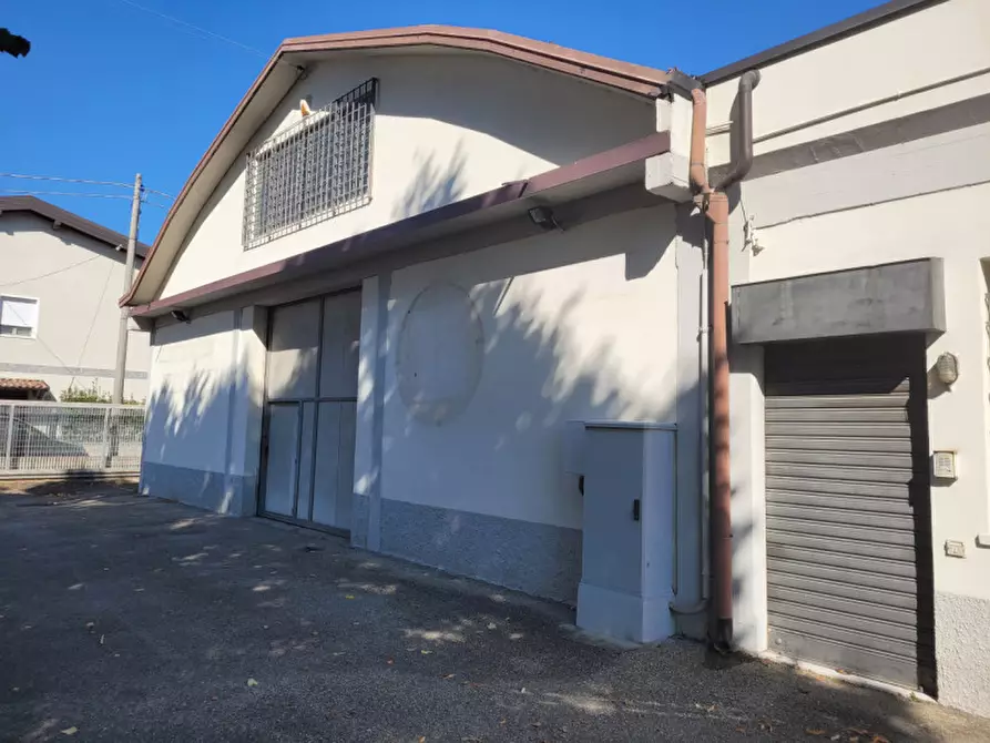 Immagine 16 di Capannone industriale in affitto  a Sassuolo