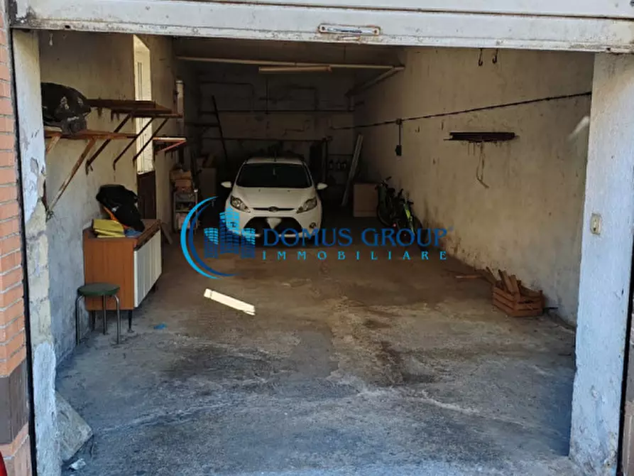 Immagine 1 di Magazzino in vendita  in Via Verzuolo a Roma