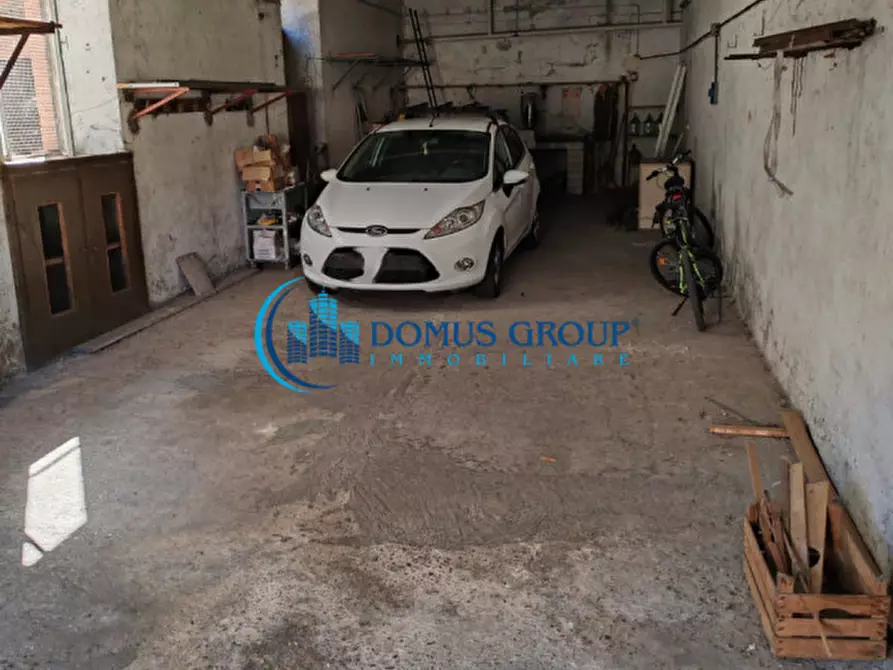 Immagine 5 di Magazzino in vendita  in Via Verzuolo a Roma