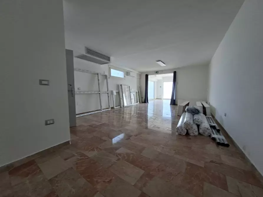 Immagine 8 di Negozio in affitto  in Via Porto Menai a Mira