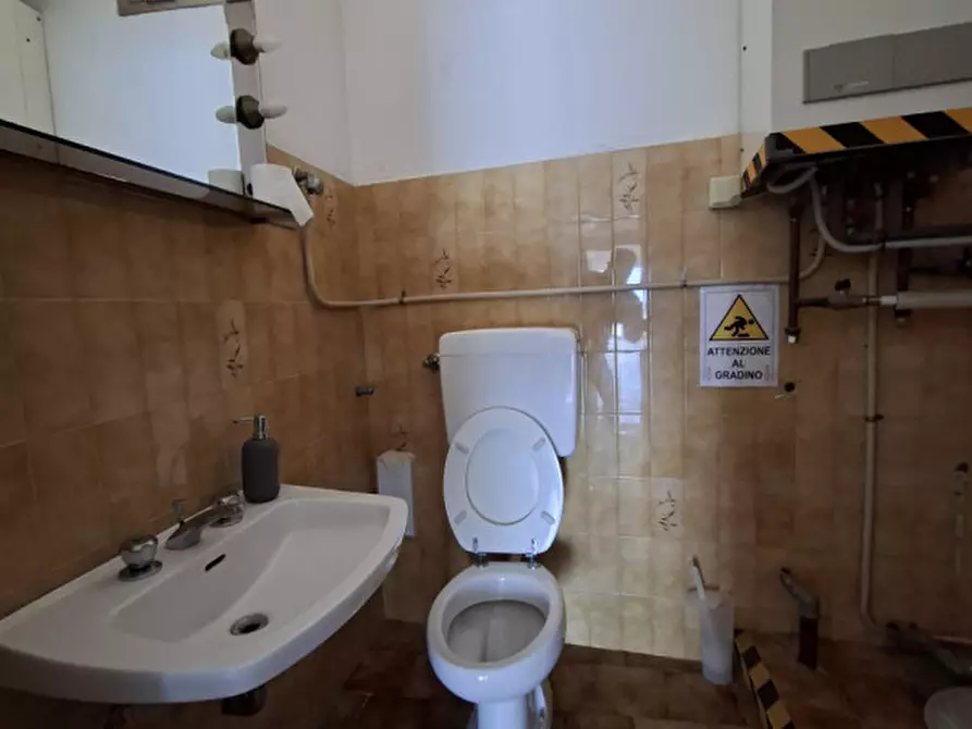 Immagine 10 di Negozio in affitto  in Via Porto Menai a Mira