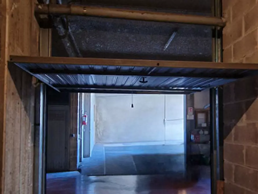 Immagine 3 di Garage in vendita  in Via Orazio Borgianni a Roma