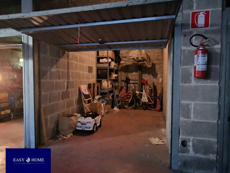 Immagine 5 di Garage in vendita  in Via Orazio Borgianni a Roma