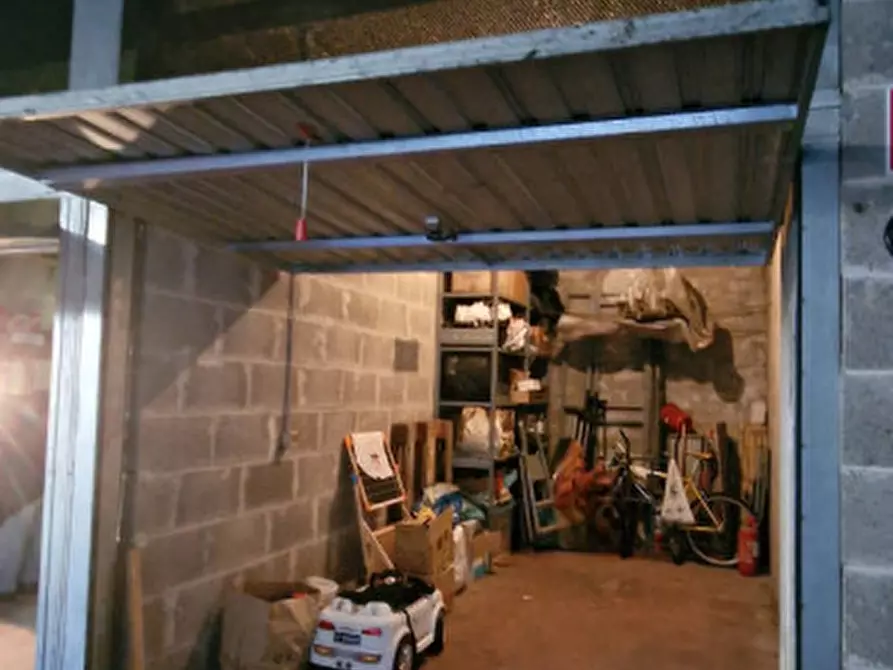 Immagine 9 di Garage in vendita  in Via Orazio Borgianni a Roma