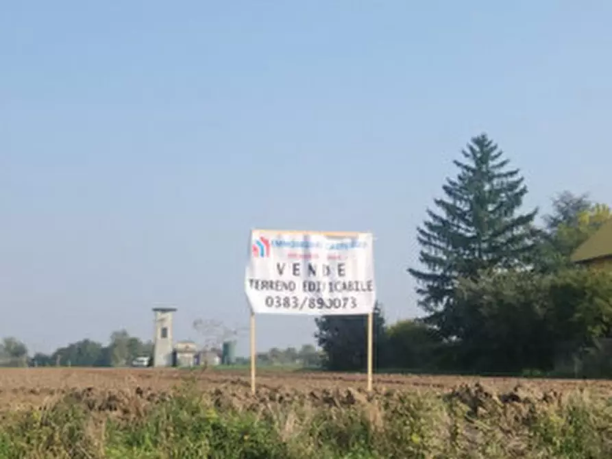 Immagine 4 di Terreno in vendita  in via Carducci a Montebello Della Battaglia