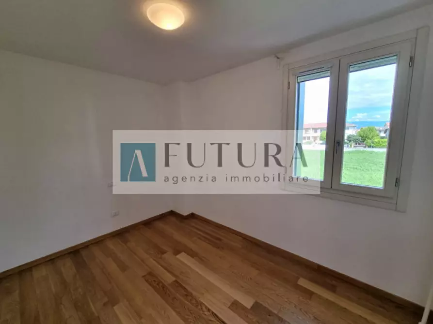 Immagine 9 di Villetta a schiera in affitto  in strada statale pasubio, 151 a Vicenza