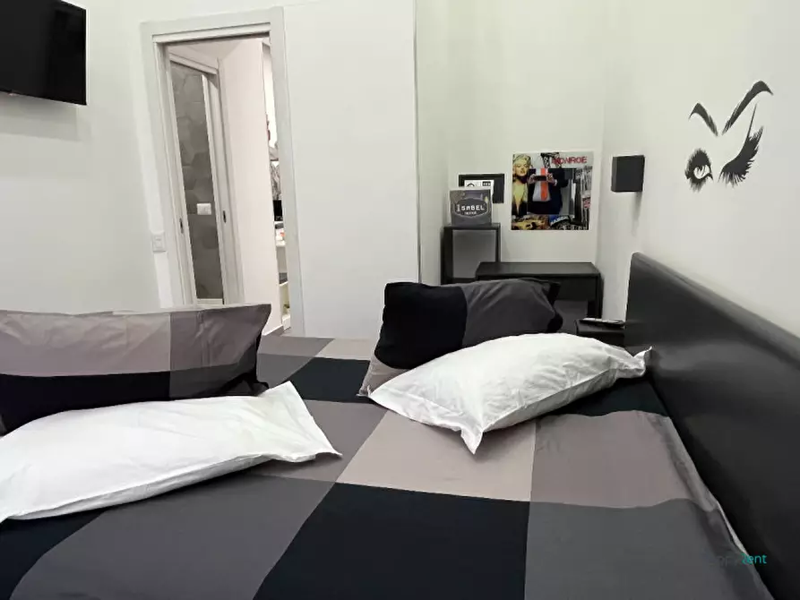 Immagine 17 di Appartamento in affitto  in Via Antonio Genovesi a Napoli