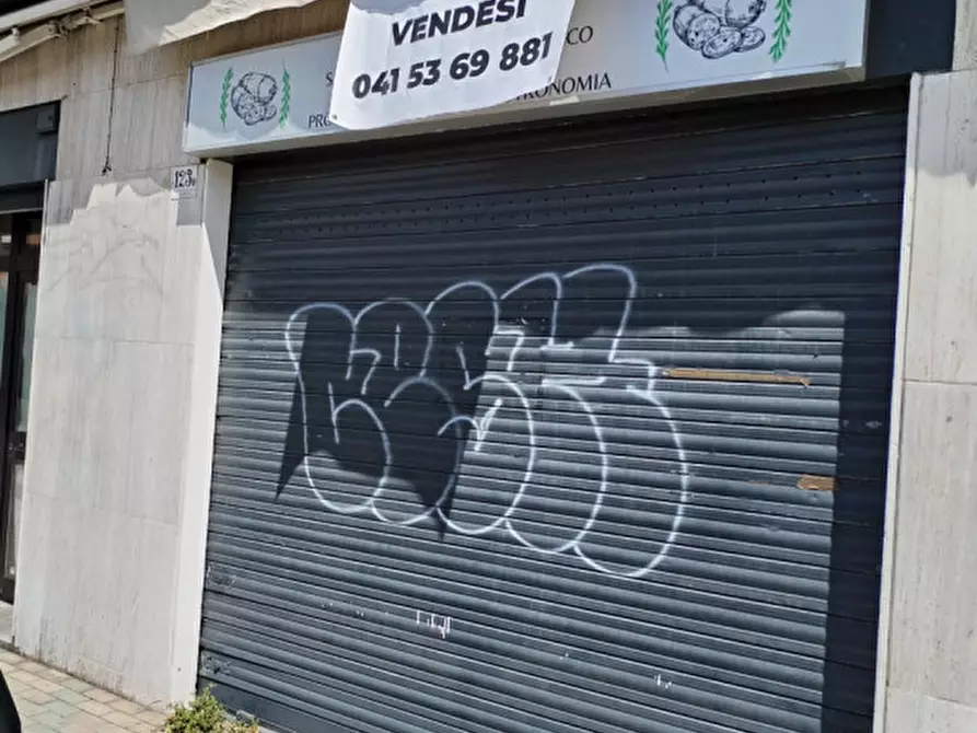 Immagine 9 di Negozio in vendita  in Via Bissuola 123 a Venezia