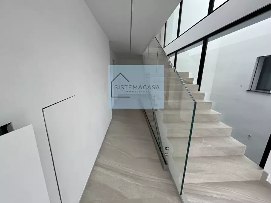 Immagine 11 di Appartamento in vendita  in Viale Alfredo Oriani a Cervia