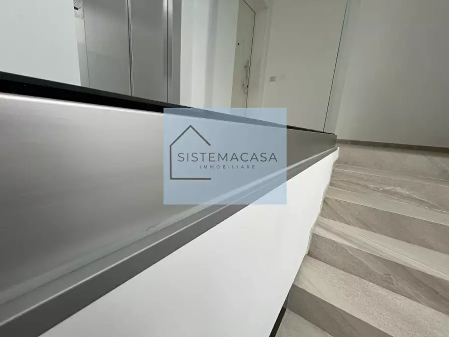 Immagine 17 di Appartamento in vendita  in Viale Alfredo Oriani a Cervia