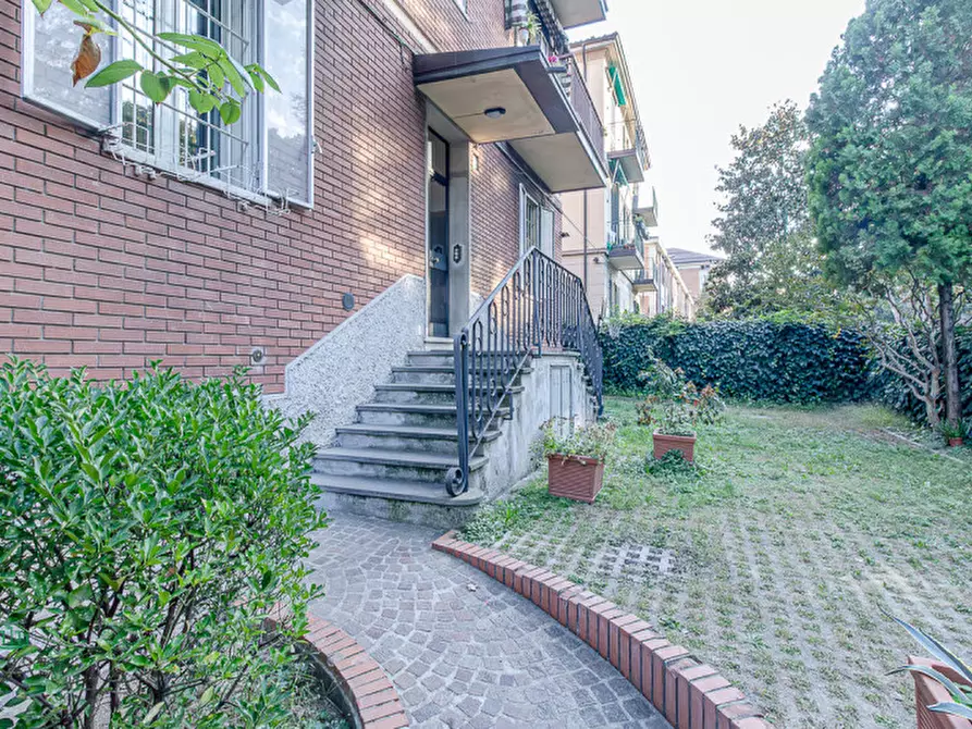 Immagine 2 di Appartamento in vendita  in VIA PARISIO 11 a Bologna