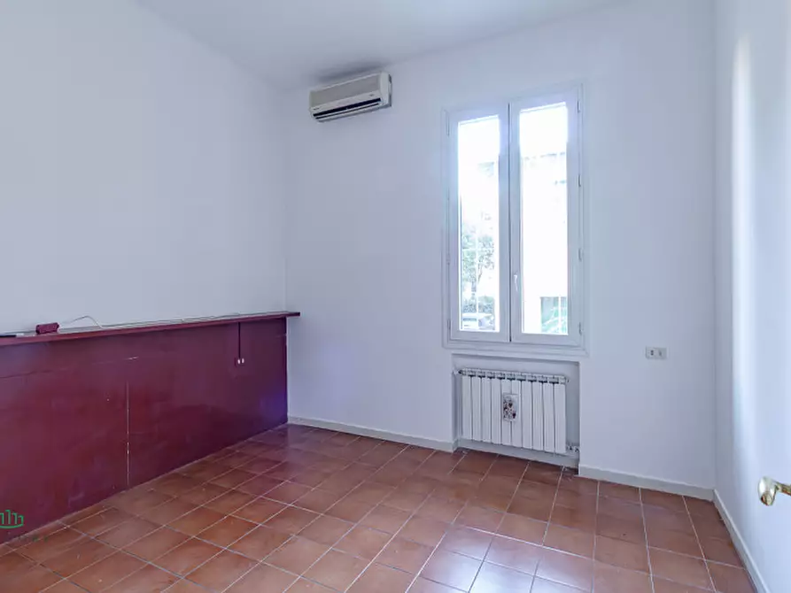 Immagine 9 di Appartamento in vendita  in VIA PARISIO 11 a Bologna