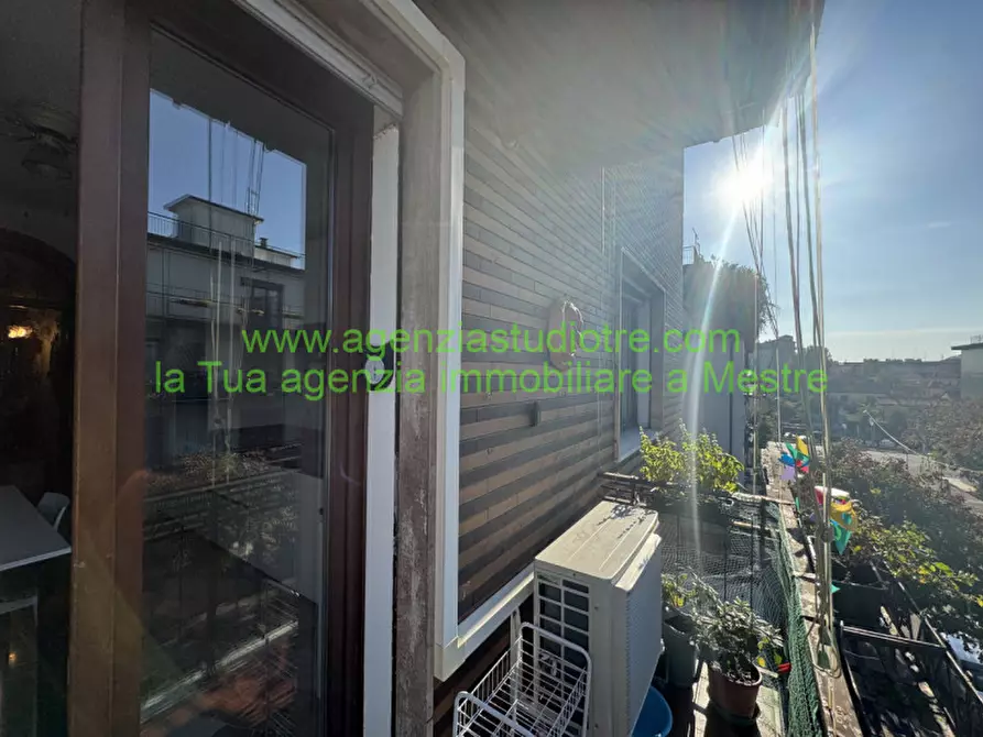 Immagine 3 di Appartamento in vendita  in Via Giovanni Gerlin 10 a Venezia