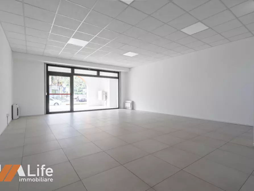 Immagine 11 di Negozio in affitto  in Viale Riviera Berica 59 a Longare