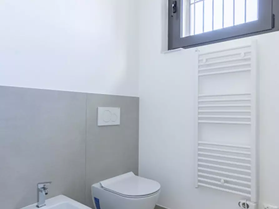 Immagine 16 di Negozio in affitto  in Viale Riviera Berica 59 a Longare