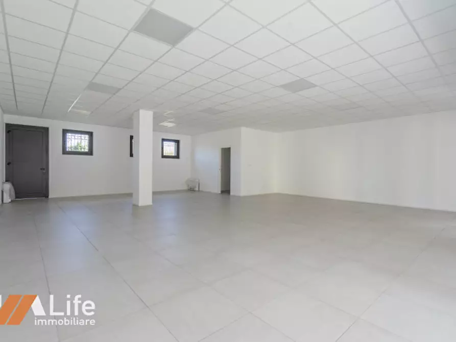 Immagine 11 di Negozio in affitto  in Viale Riviera Berica 59 a Longare