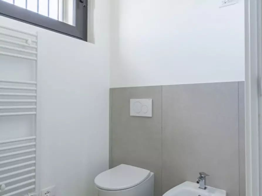 Immagine 16 di Negozio in affitto  in Viale Riviera Berica 59 a Longare