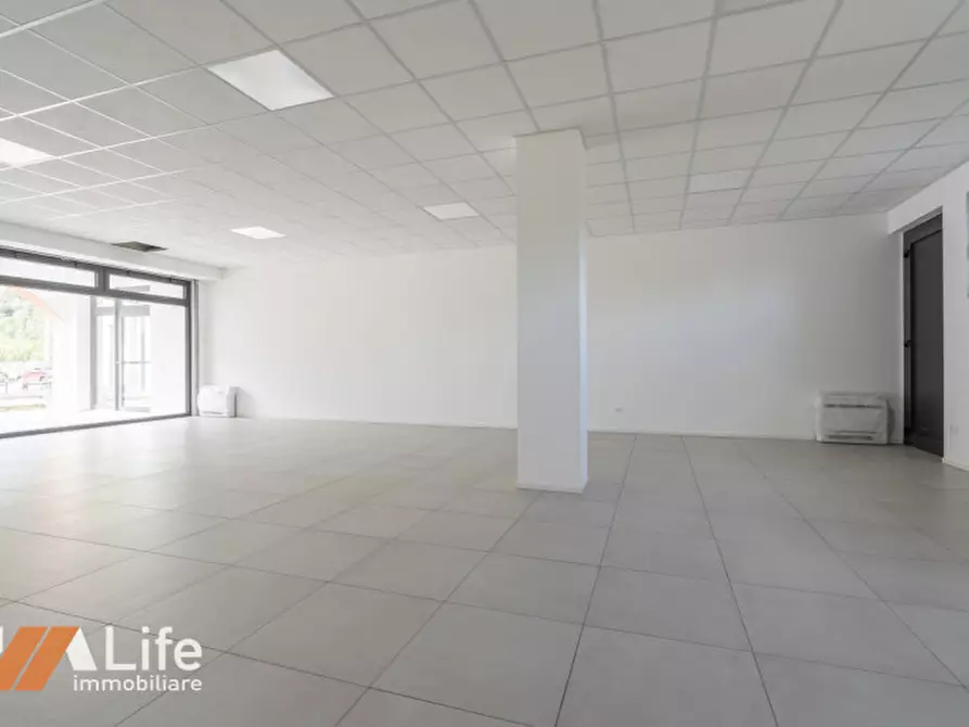 Immagine 21 di Negozio in affitto  in Viale Riviera Berica 59 a Longare