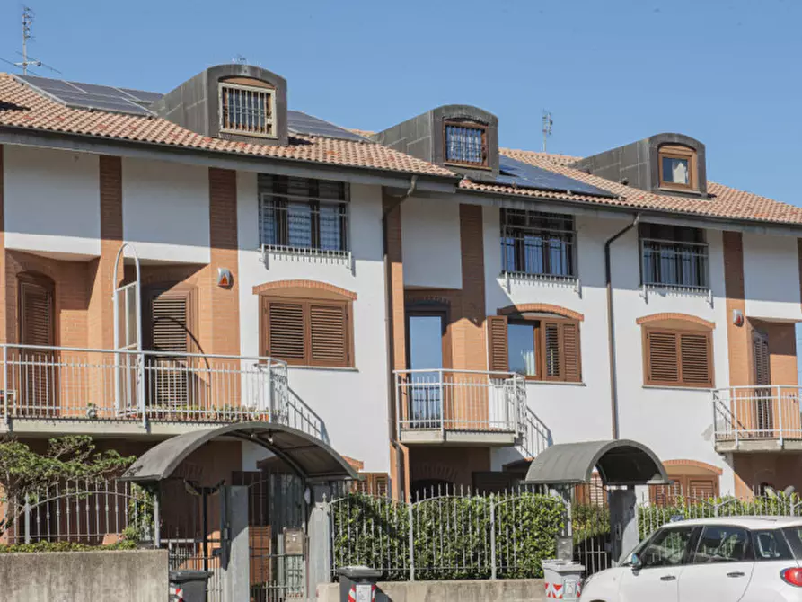 Immagine 1 di Villa in vendita  in Via Alessandro Volta 32 a Nichelino