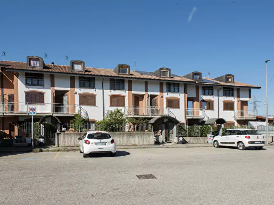 Immagine 3 di Villa in vendita  in Via Alessandro Volta 32 a Nichelino